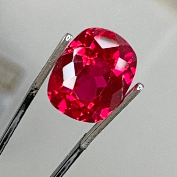 Elegant Red Gemstone ruby - Picture 8 of 13
